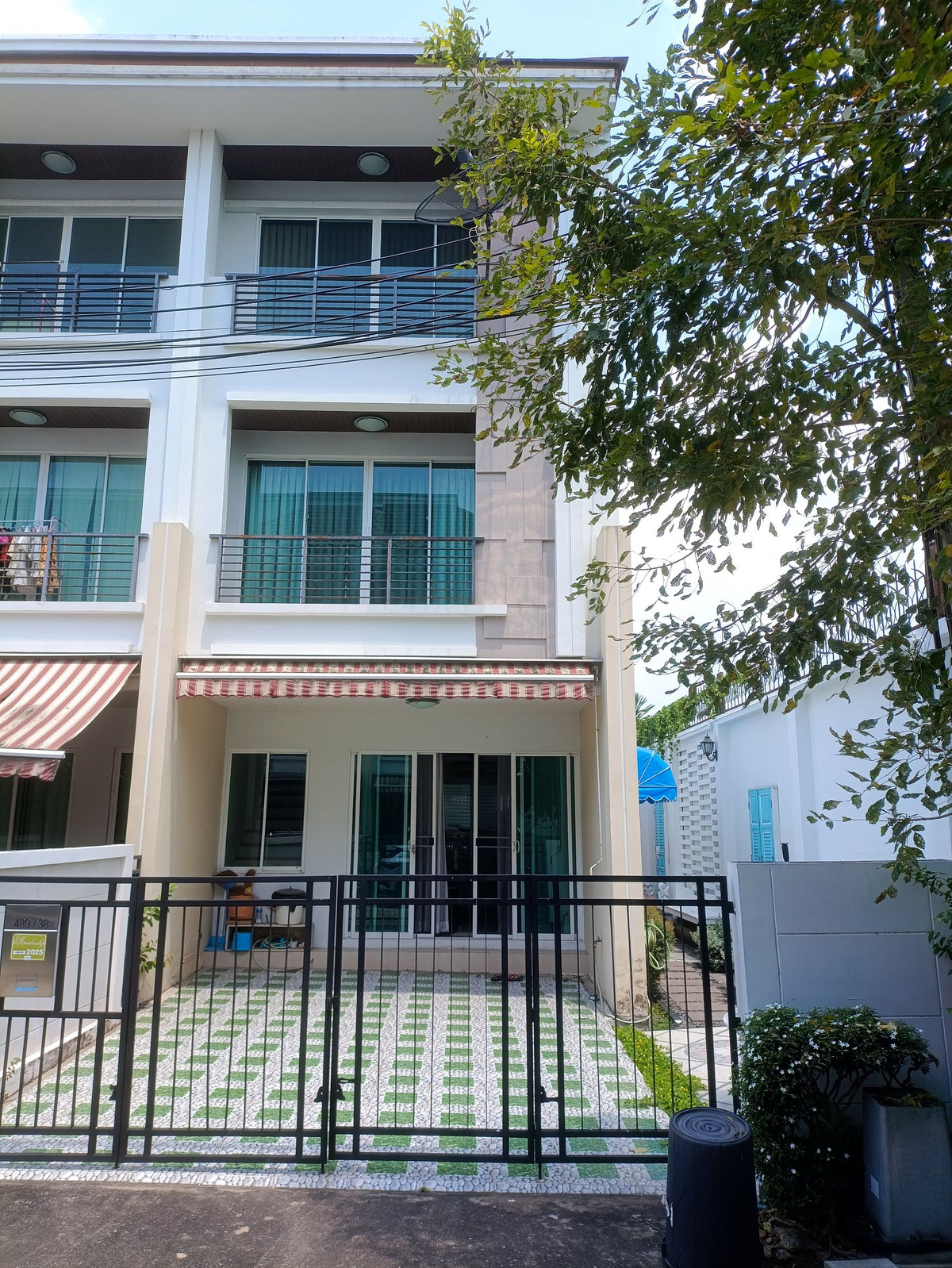 ขายทาวน์โฮมลาดกระบัง สุวรรณภูมิ : ขายทาวน์โฮม 3 ชั้น หลังมุม บ้านกลางเมือง อ่อนนุช-วงแหวน