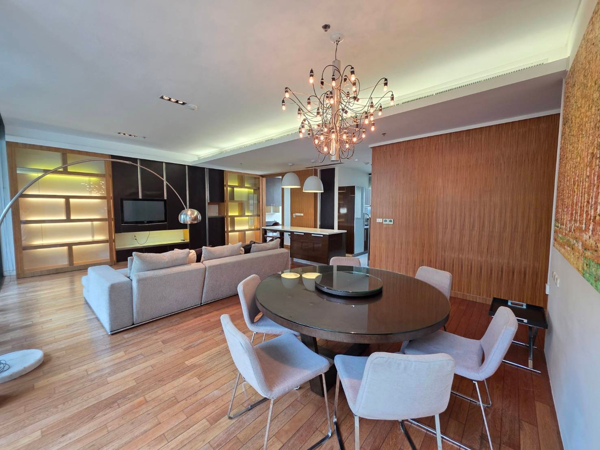 คอนโดสุขุมวิท อโศก ทองหล่อ : Domus Sukhumvit 16: 2+1 bed 3bath 167sqm. Sell: 45,000,000 Rent: 110,000/mth. Am: 0656199198