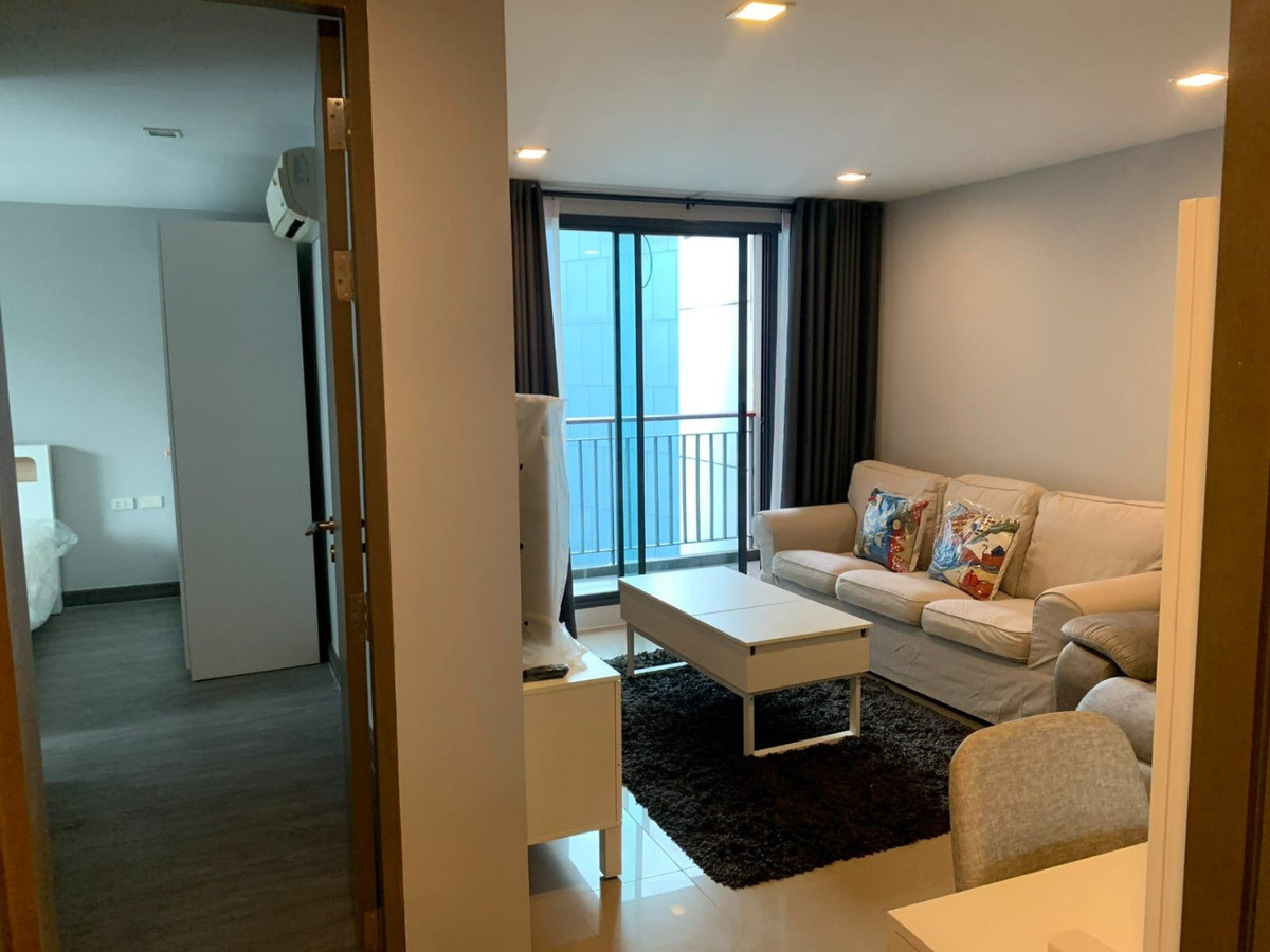 For RentCondoSukhumvit, Asoke, Thonglor : Condo for rent, Mirage Sukhumvit 27, good location, quiet, near BTS Asoke/Phrom Phong, convenient travel, near various department stores. Ready to move in