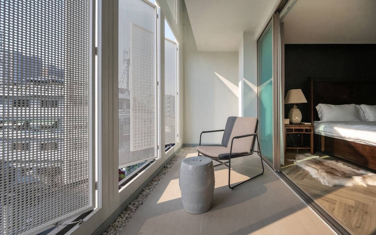 For SaleHome OfficeSapankwai,Jatujak : For sale 🏢 Luxurious 5-story home office with elevator + private swimming pool.
Saphan Khwai - Ari location | Modern Luxury design