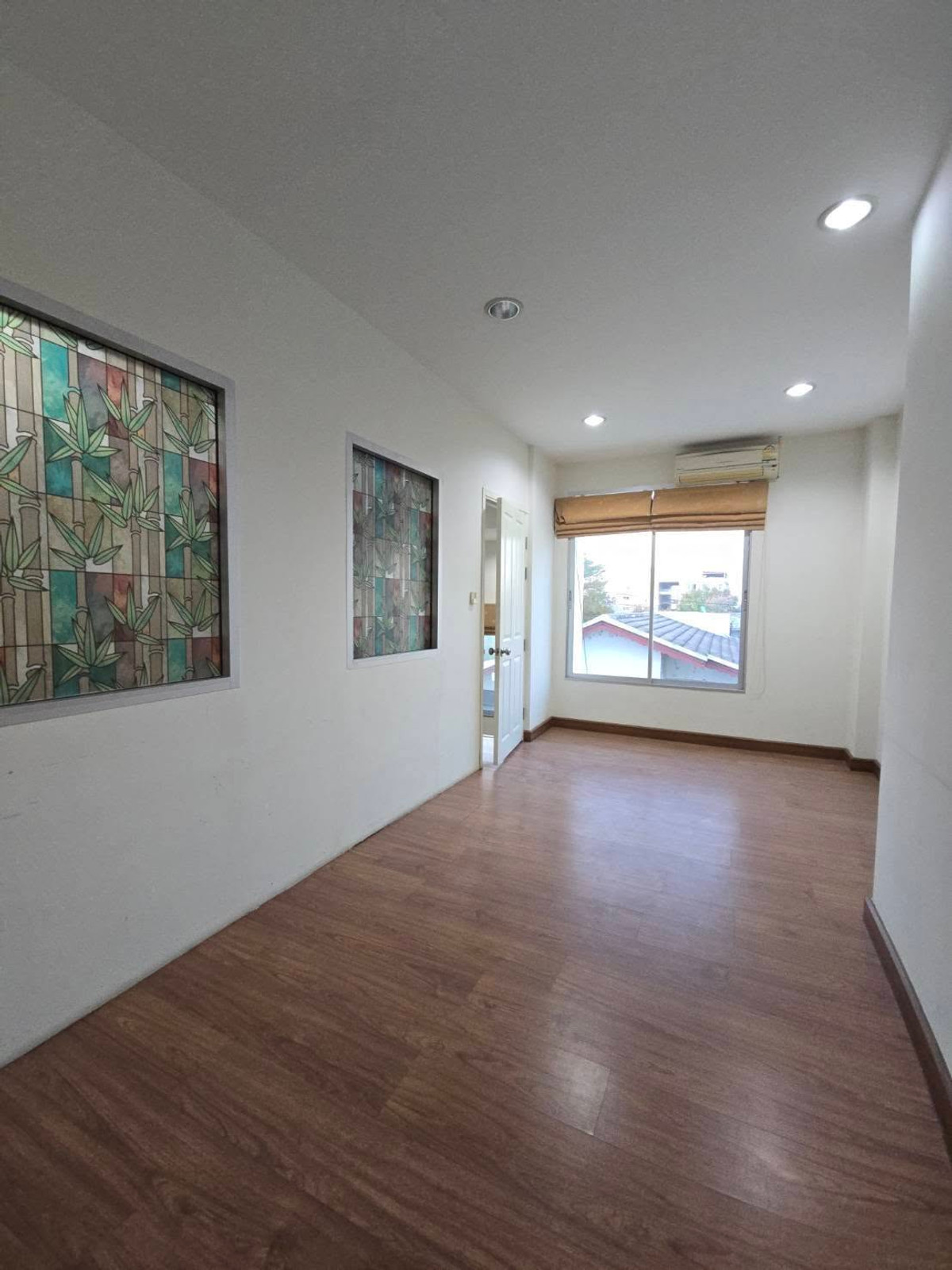 ขายทาวน์โฮมโชคชัย4 ลาดพร้าว71 : หลังมุม 26.7ตรว 6นอน5น้ำ2จอด ทาวน์โฮม 4 ชั้น บ้านกลางเมือง เออร์บาเนี่ยน ลาดพร้าว 71 