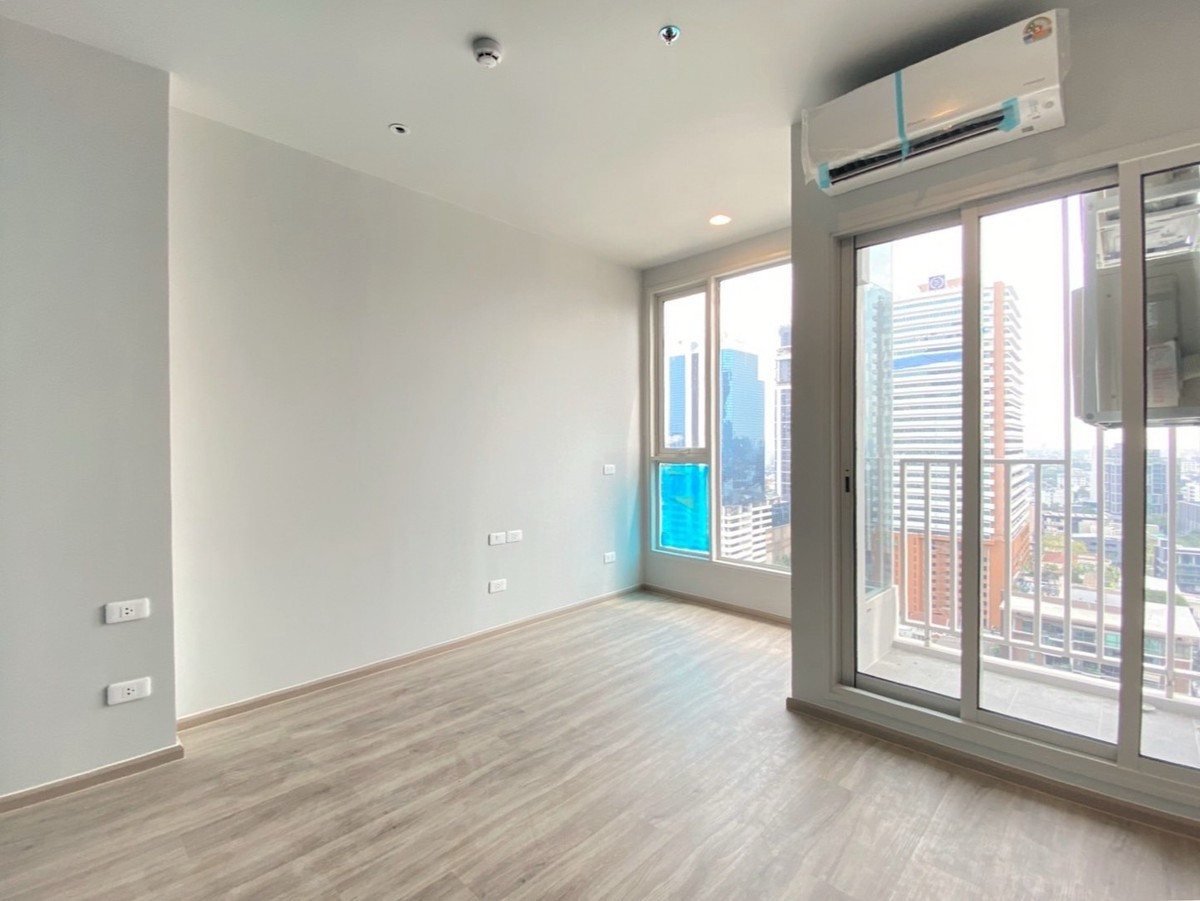 For SaleCondoSukhumvit, Asoke, Thonglor : Condominium for sale Culture Thonglor, 18th floor, new condo, near BTS Thonglor, only 250 meters (N.2050)