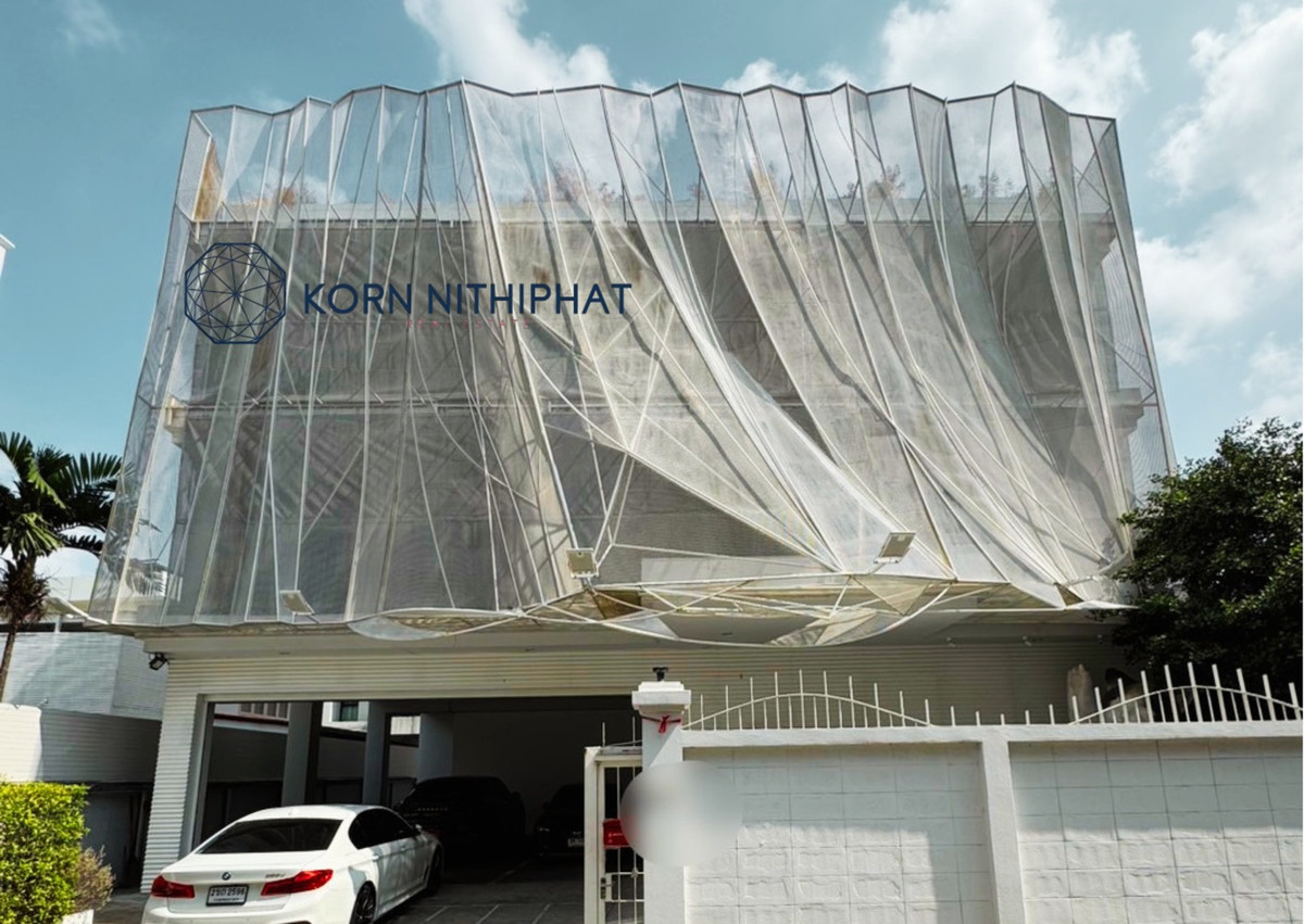 ให้เช่าสำนักงานสุขุมวิท อโศก ทองหล่อ : สำหรับเช่า อาคารเดี่ยว 4 ชั้น 1,000 ตร.ม. STAND ALONE BUILDING @ ทองหล่อ สุขุมวิท 55 