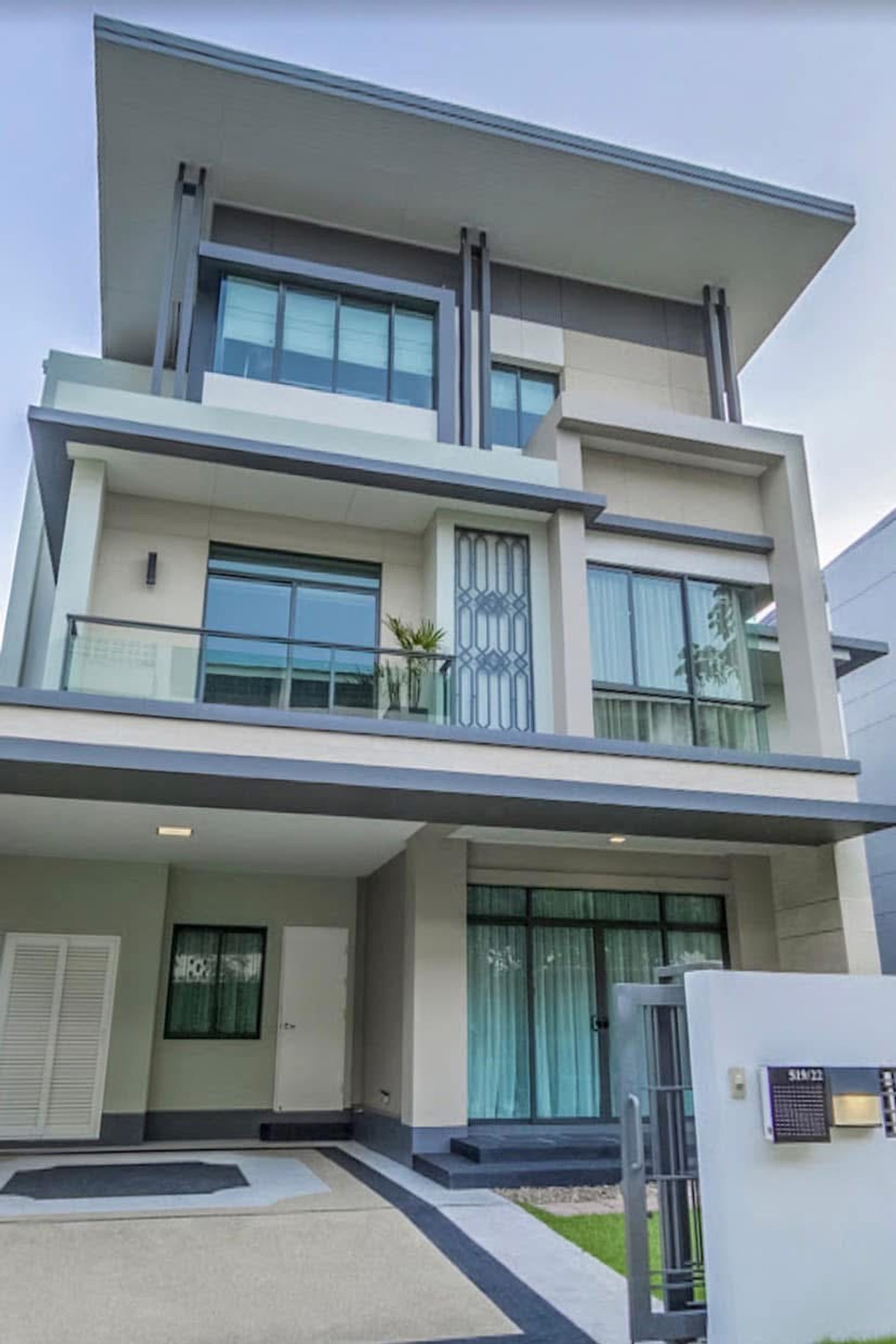 ขายบ้านเกษตร นวมินทร์ ลาดปลาเค้า : นาราสิริ โทเพียรี่ / 4 ห้องนอน (ขาย), Narasiri Topiary / 4 Bedrooms (FOR SALE) MNT002