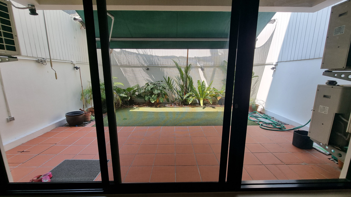 For SaleTownhomeSukhumvit, Asoke, Thonglor : Townhouse for sale, renovated, Thonglor, 4 bedrooms, 3 bathrooms, land size 30 sq m.