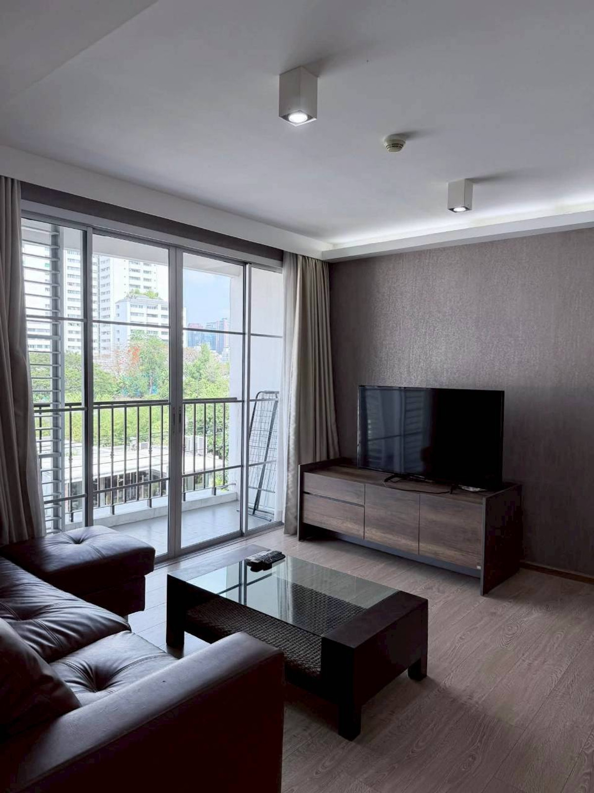 ให้เช่าคอนโดสุขุมวิท อโศก ทองหล่อ : ✅ MAETR103 ✅ Line : @p2nproperty