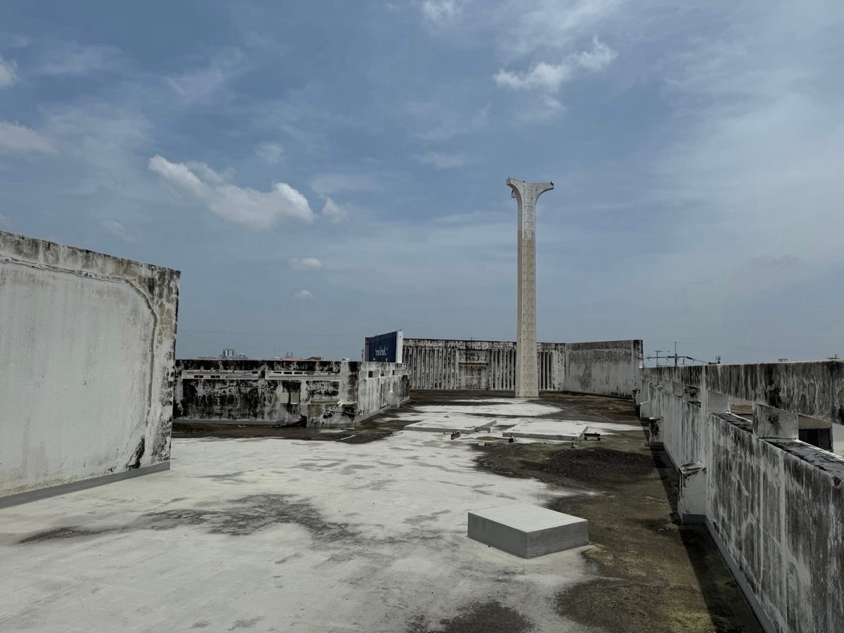 OfficeRathburana, Suksawat : 4-Storey Office Building for Sale and Rent on Suk Sawat Road, 1,400 sq.m with 16+ Parking Spaces, Ideal for Company Headquarters near BTS Pracha Uthit