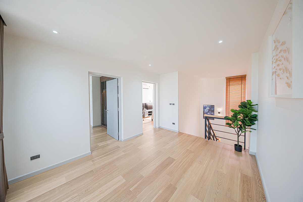 ขายบ้านโชคชัย4 ลาดพร้าว71 : [ขาย] ✨ บ้านเดี่ยว 3 ชั้น สไตล์ Modern Luxury พรีเมียมที่สุดในลาดพร้าว 101 | Feel Town ✨ แต่งครบ พร้อมลากกระเป๋าเข้าอยู่! เพียง 13.99 ล้าน (Rare Item มีเพียง 9 หลังในโครงการ!)