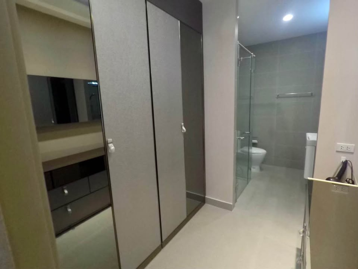 ให้เช่าคอนโดวิทยุ ชิดลม หลังสวน : ให้เช่า Noble Ploenchit | ลิฟต์ส่วนตัว | ทางเชื่อม BTS | 1 ห้องนอน วิวสระ 