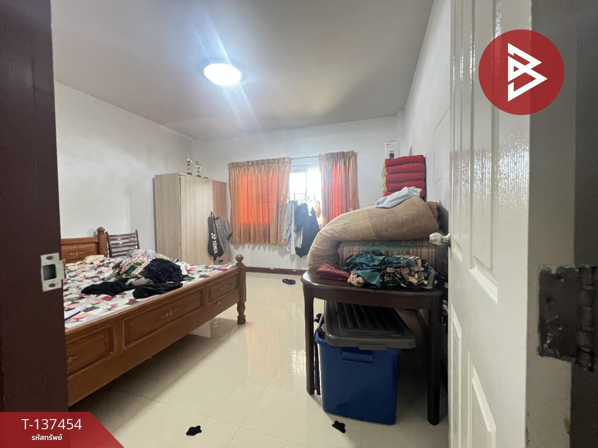 For SaleTownhomeSamut Prakan,Samrong : Townhouse for sale Manthakarn Ville Village, Bang Phli-Tamru, Samut Prakan