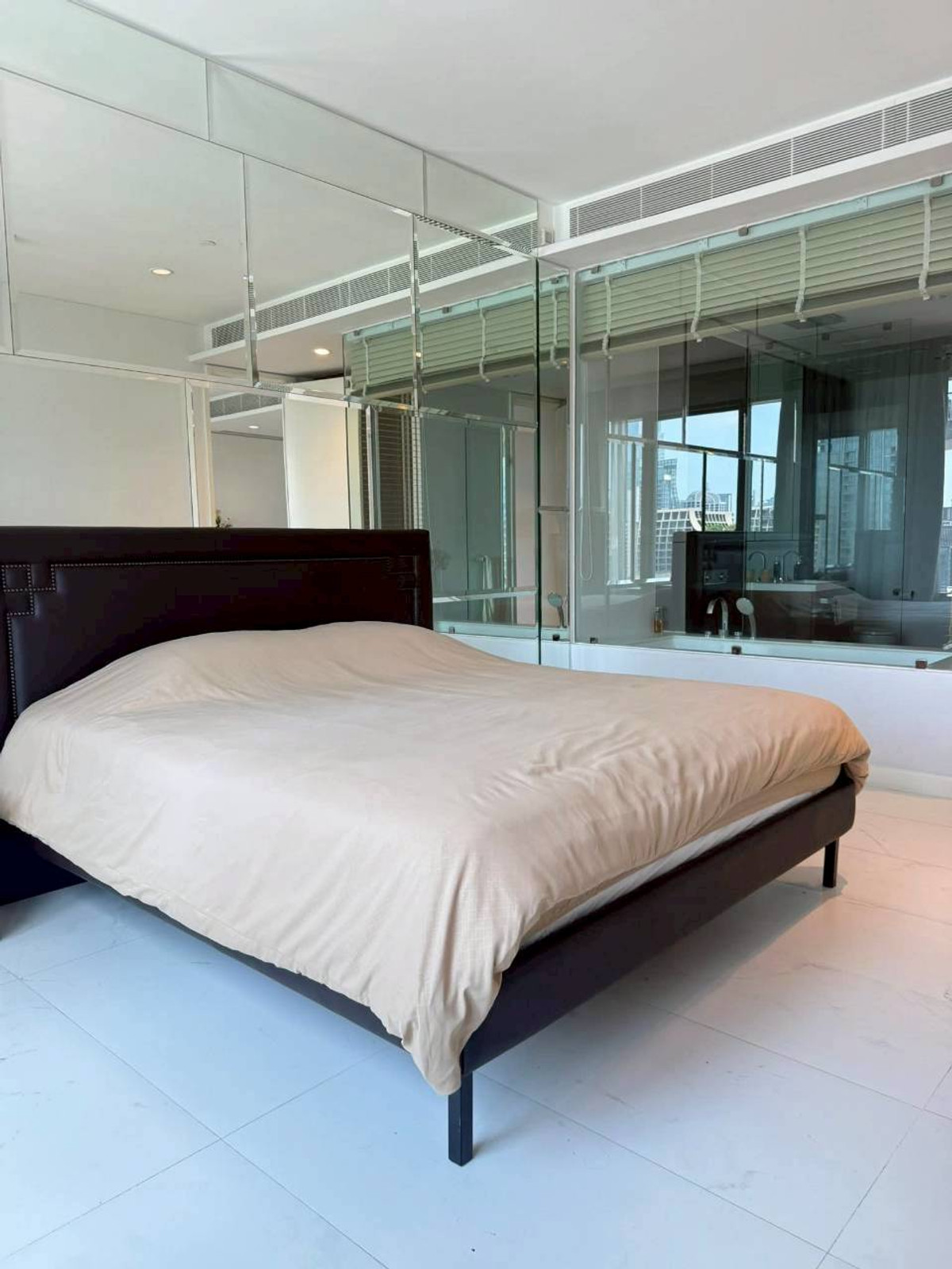 ให้เช่าคอนโดวิทยุ ชิดลม หลังสวน : ✅ OEFR102 ✅ Line : @p2nproperty