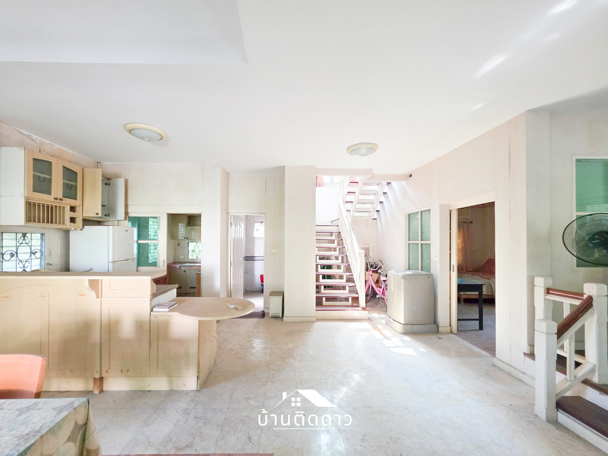 ขายบ้านราษฎร์บูรณะ สุขสวัสดิ์ : ขายตามสภาพแต่ศักยภาพล้น! บ้านเดี่ยวมัณฑนา 4 นอน 3 น้ำ พื้นที่เยอะสะใจ ใกล้สโมสรส่วนกลาง แถมทำเลยังใกล้พระราม3 เพียง 15 นาที