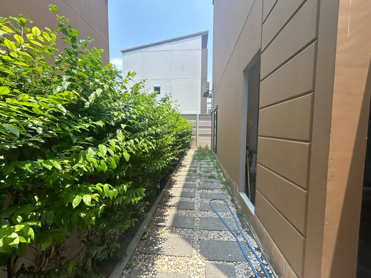 ให้เช่าทาวน์โฮมอ่อนนุช อุดมสุข : Baan Klang Muang Srinakarin -Onnut 