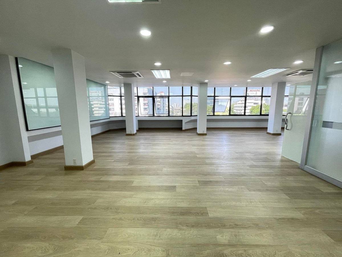 For RentOfficeBangna, Bearing, Lasalle : Office Building for Rent on Bangna-Trad Road – Ready to Move In