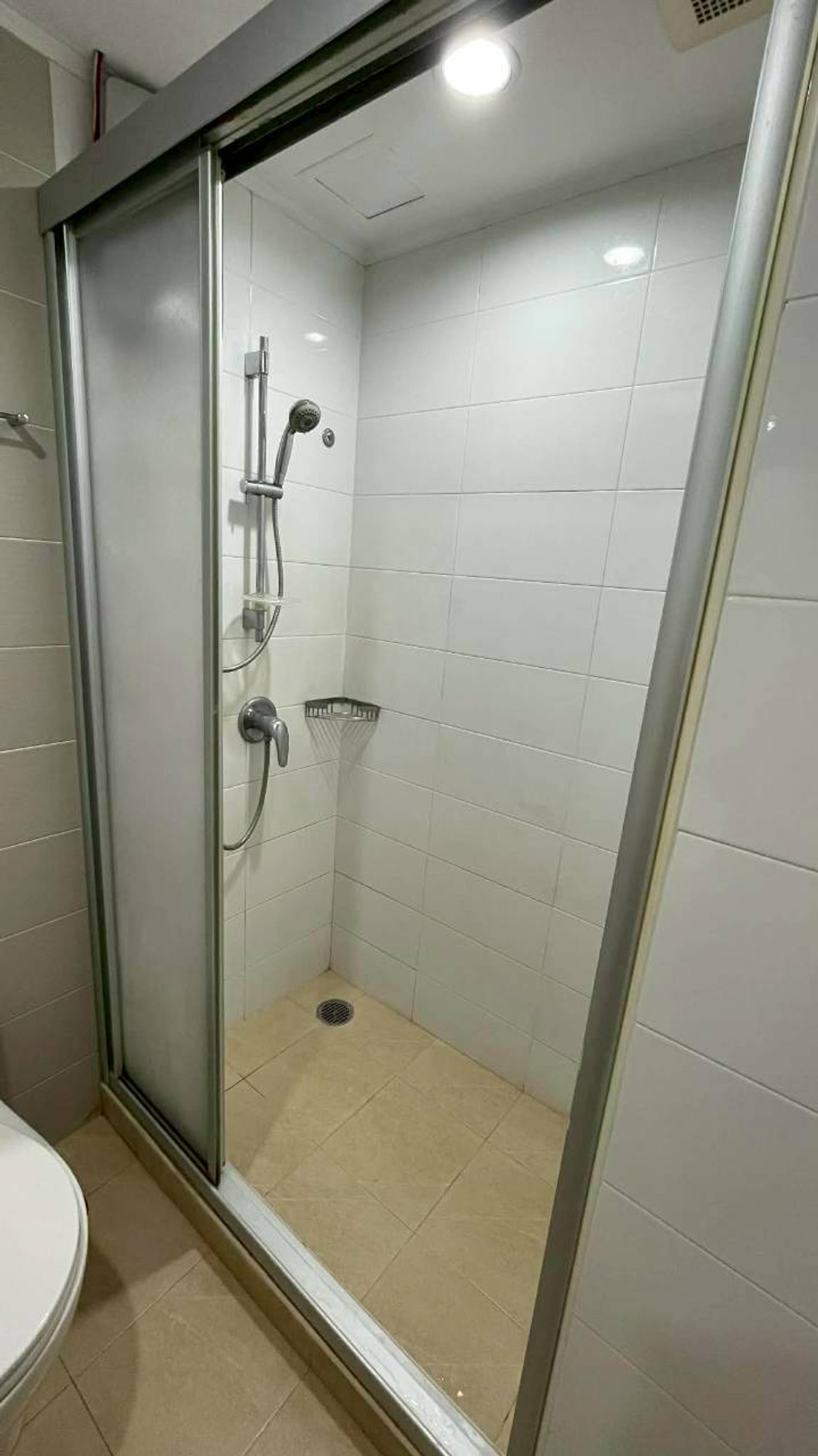 ให้เช่าคอนโดพระราม 9 เพชรบุรีตัดใหม่ RCA : ✅ LP9R241 ✅ Line : @p2nproperty