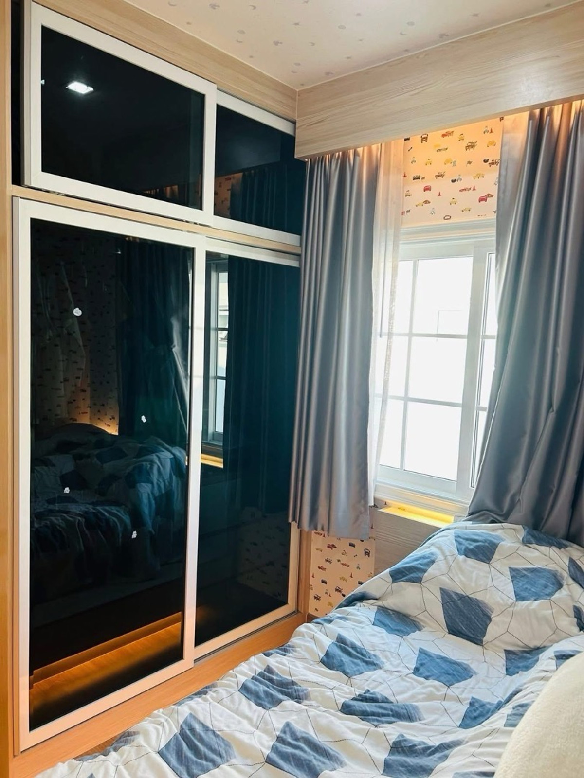 For RentThaphra, Talat Phlu, Wutthakat : Semi-detached house for rent, Golden Neo Sathorn Project, Kanlapaphruek Road.