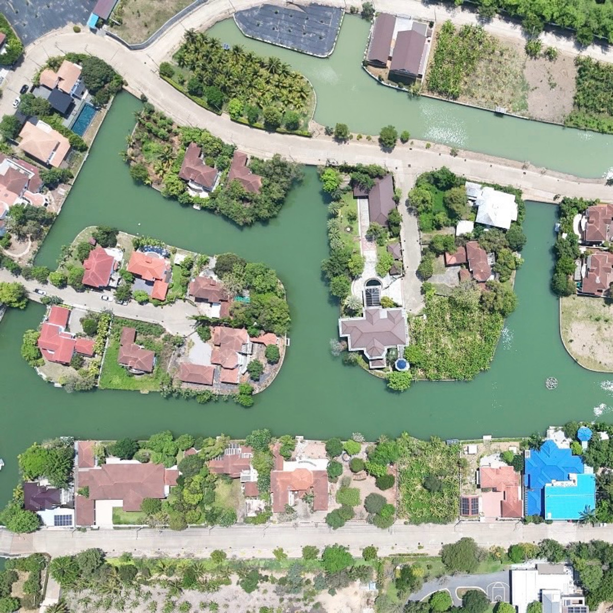 ขายบ้านพุทธมณฑล ศาลายา : 🏡 ขาย บ้านเดี่ยว 2 หลัง บนที่ดิน 365 ตร.ว. ติดทะเลสาบ วิวเชื่อมแม่น้ำท่าจีน | กฤษดา มานีน่า 27 ศาลายา พร้อมสระว่ายน้ำส่วนตัว