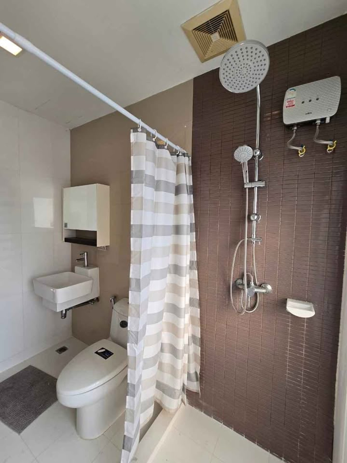 ให้เช่าคอนโดอ่อนนุช อุดมสุข :  Bloom 71 1 bed bts prakanong