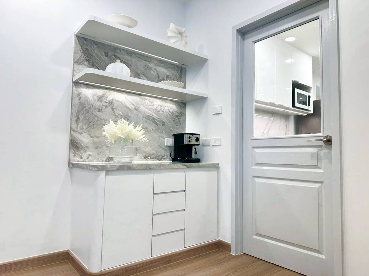 For RentCondoWitthayu, Chidlom, Langsuan, Ploenchit : Newly and fully renovated 3 Bedrooms unit for rent in Langsuan - Grand Lang Suan