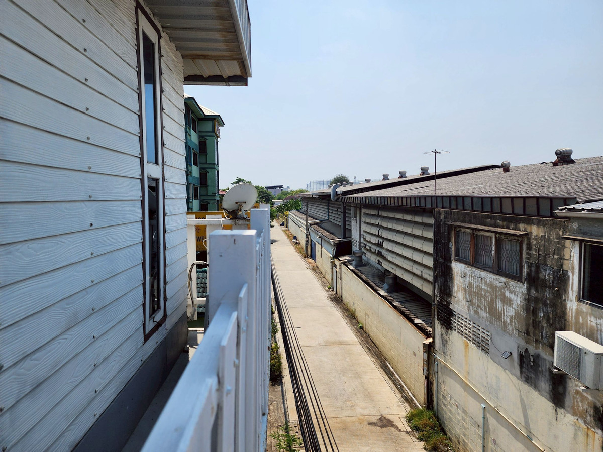 ขายบ้านนวมินทร์ รามอินทรา : ขายที่ดินพร้อมบ้านออฟฟิศ 378 ตร.วา แปลงมุม ติดรถไฟฟ้าสายสีชมพู สถานี กม.6 