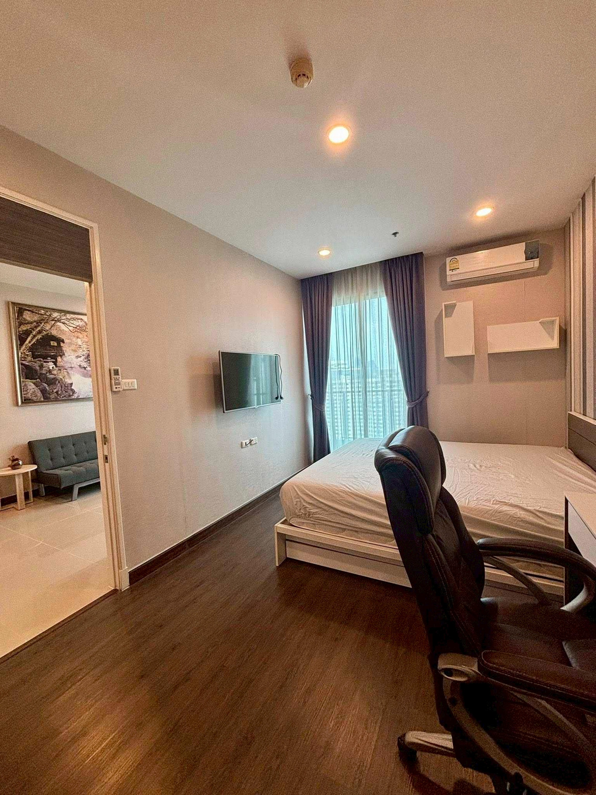 ให้เช่าคอนโดสุขุมวิท อโศก ทองหล่อ : คอนโด Supalai Premier Asoke เดินทางสะดวก ใกล้รถไฟฟ้า มีรถรับส่ง ห้องแต่งสวย เฟอร์นิเจอร์ครบ พร้อมอยู่!!