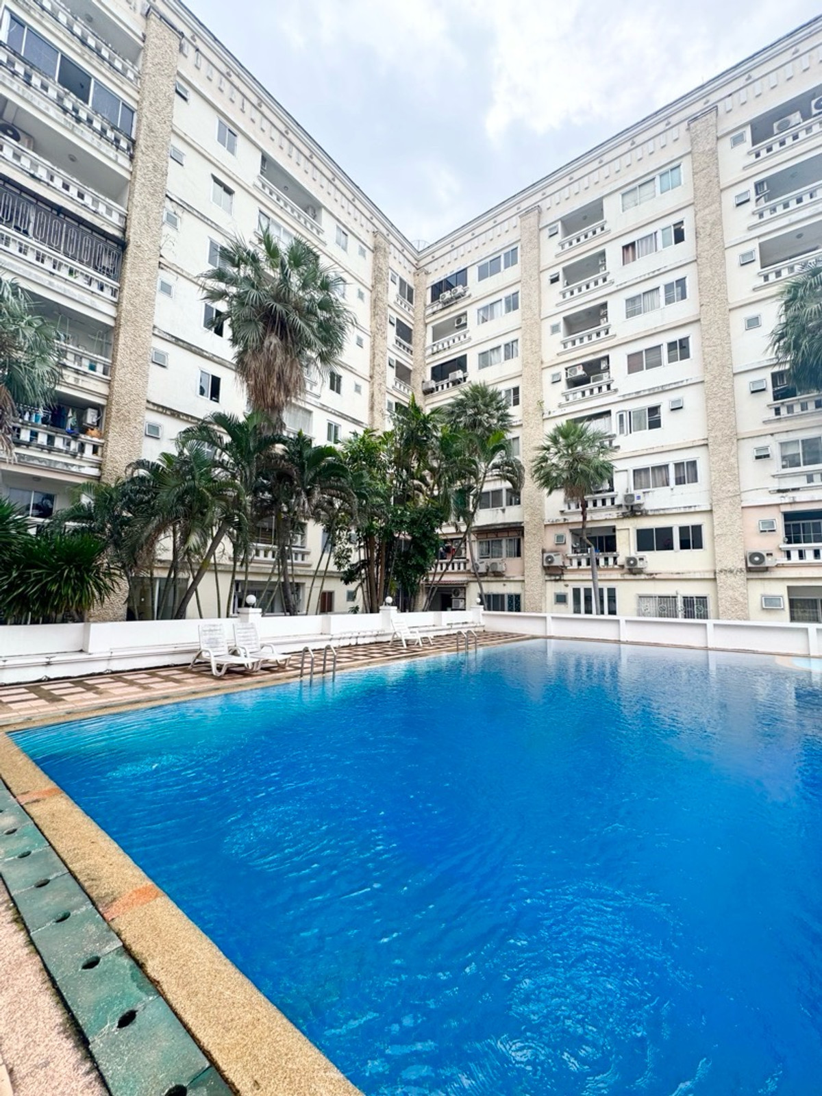 ขายคอนโดรัชดา ห้วยขวาง : ขาย คอนโด2นอน ห้องใหญ่62ตร.ม. รีโนเวทPremium ใหม่ เลี้ยงสัตว์ได้! ย่านห้วยขวาง-เหม๋งจ๋าย-รามอินทรา พร้อมอยู่ นัดชมเลย 084-976-1441