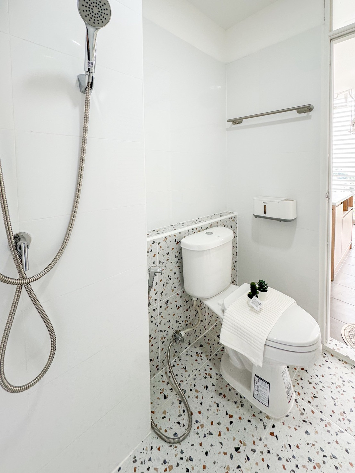 ขายคอนโดโชคชัย4 ลาดพร้าว71 : 🏙️ คอนโดพร้อมอยู่ย่านลาดพร้าว-โชคชัย 4! 🌟 The Tree ลาดพร้าว-วังหิน 🌟 แต่งใหม่กริ๊บ ผ่อนเริ่มเพียง 5,xxx บ./ด.🎁