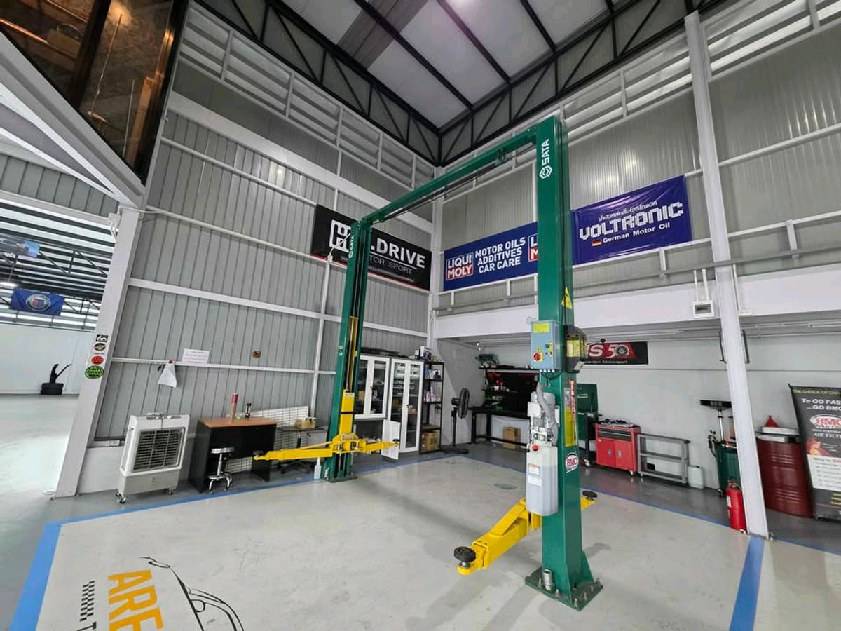 For RentShowroomRama9, Petchburi, RCA : Showroom for rent with service center, 500 sq m, Rama 9