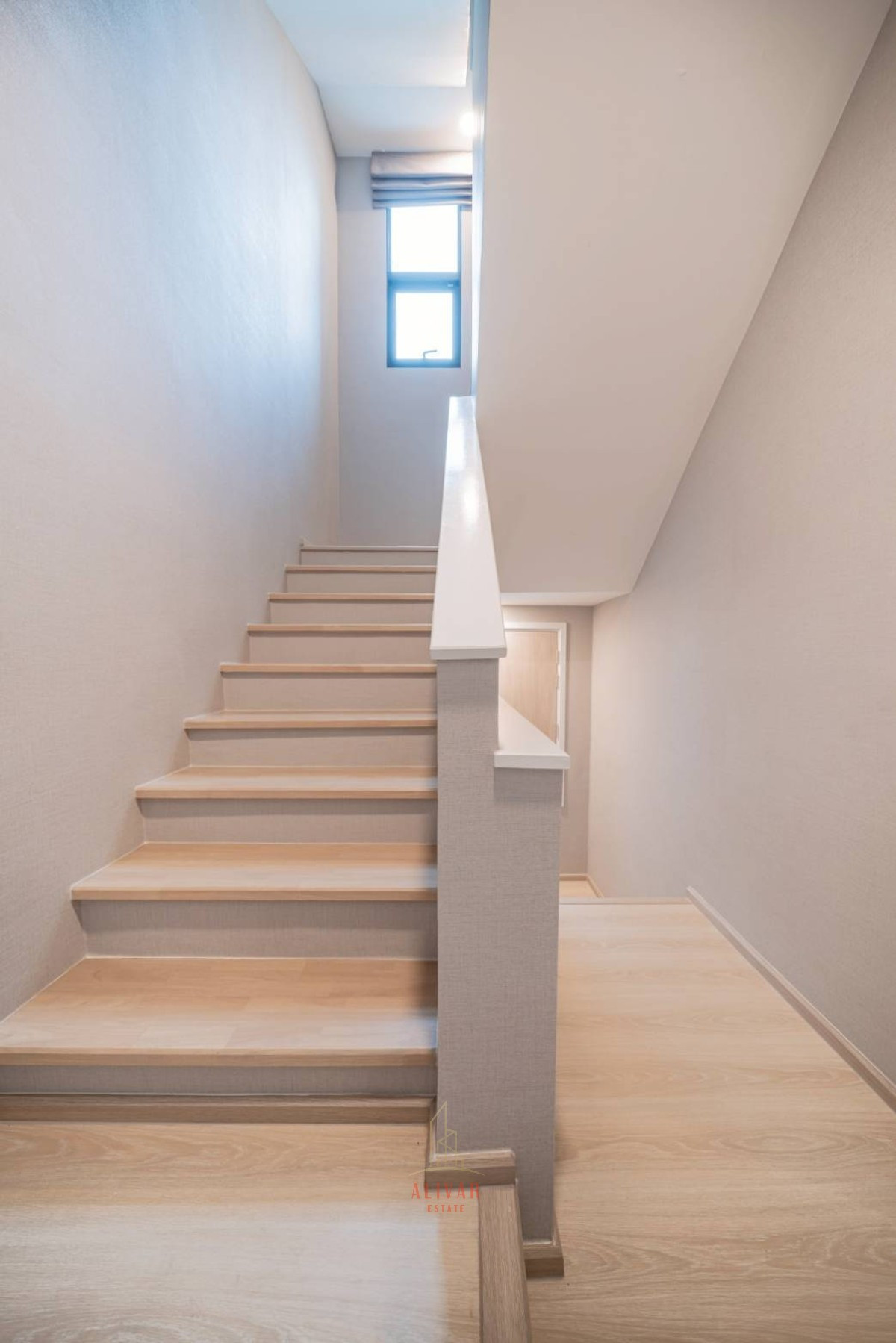 For RentTownhomePattanakan, Srinakarin : RH034026 For rent, new townhome, 3 floors, corner plot at Nirvana DEFINE Krungthep Kreetha, near MRT Sri Kritha Station.