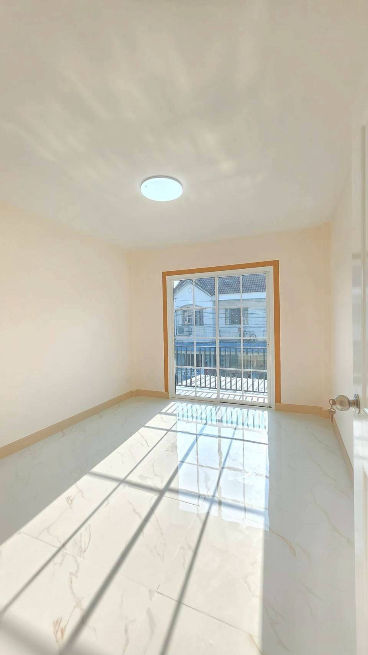 ขายทาวน์โฮมนนทบุรี บางใหญ่ บางบัวทอง : ขายทาวน์เฮาส์บัวทองธานีพาร์ควิลล์ 1 บางบัวทอง 21 ตร.ว. 4 นอน แต่งใหม่ฟรีเฟอร์ฯ Index ฟรีโอน