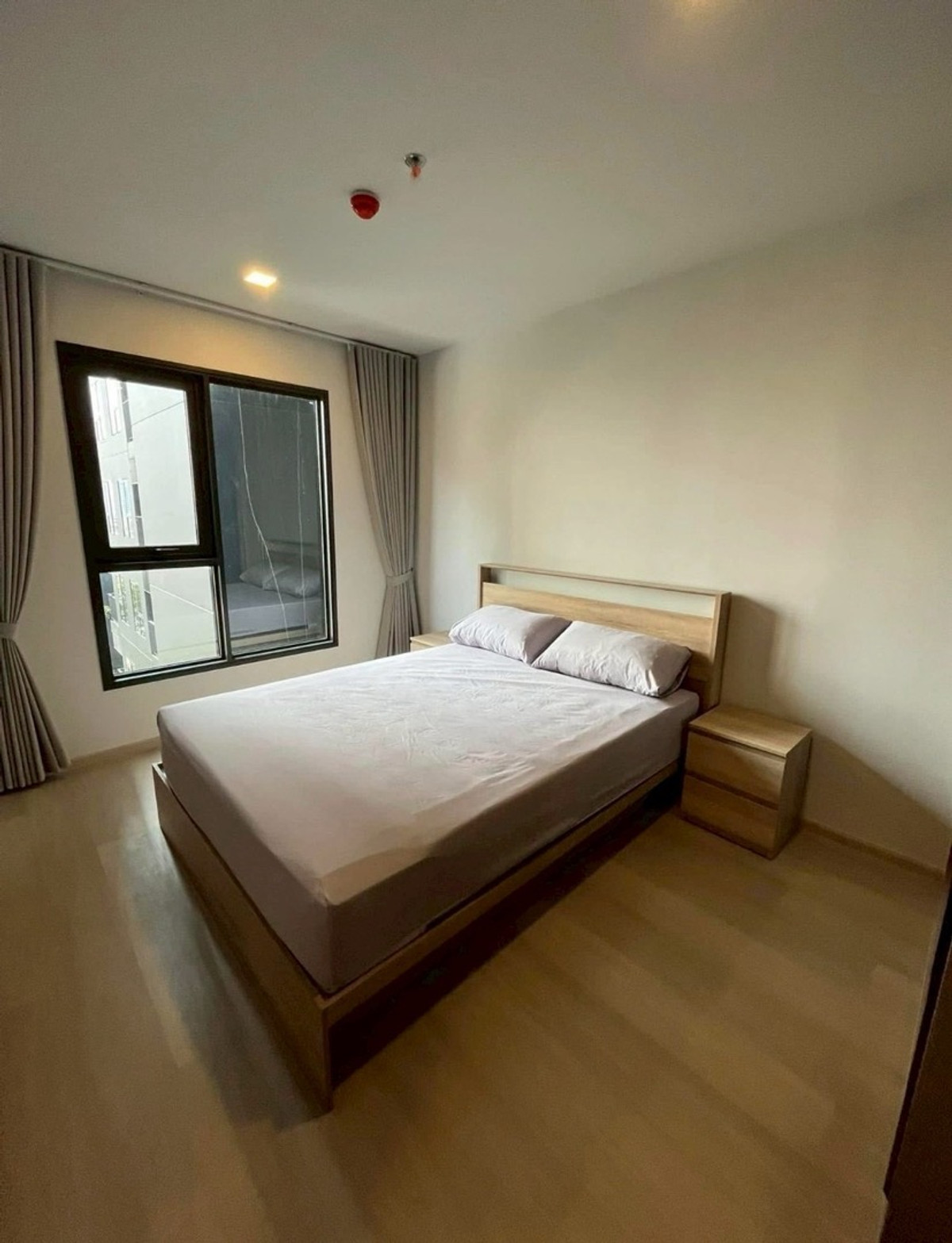 ให้เช่าคอนโดลาดพร้าว เซ็นทรัลลาดพร้าว : ให้เช่า คอนโด LIFE พหลโยธิน-ลาดพร้าว 
ตรงข้ามห้าง เซ็นทรัลลาดพร้าว 
