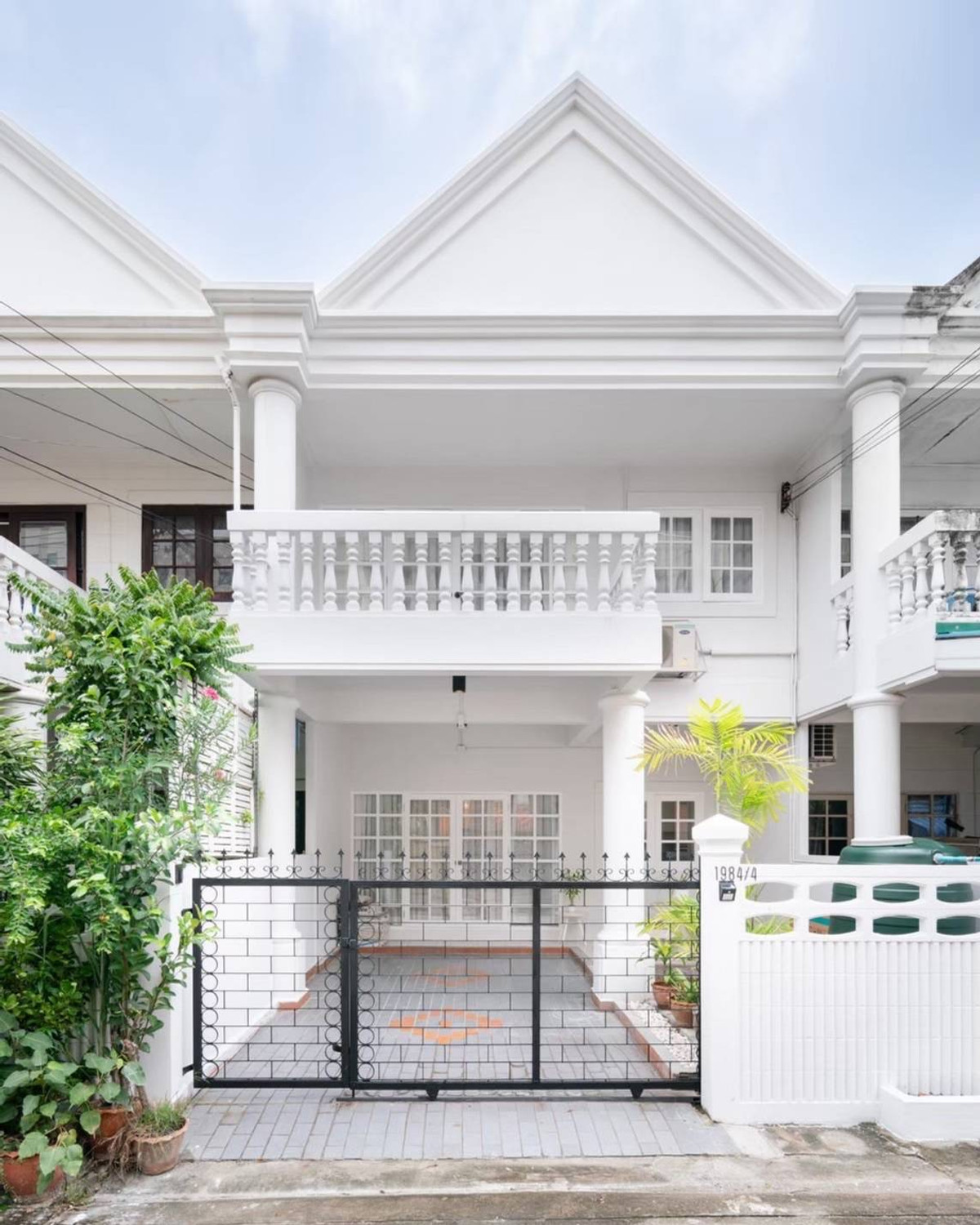 For RentTownhomeBangna, Bearing, Lasalle : Townhouse for rent near BTS Bearing, just 3 minutes.