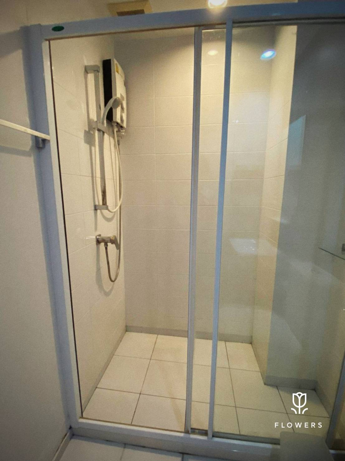 For RentCondoThaphra, Talat Phlu, Wutthakat : ✅✅ Condo for rent: The Key Sathorn-Ratchapruek. Wutthakat Skytrain Station (BTS)