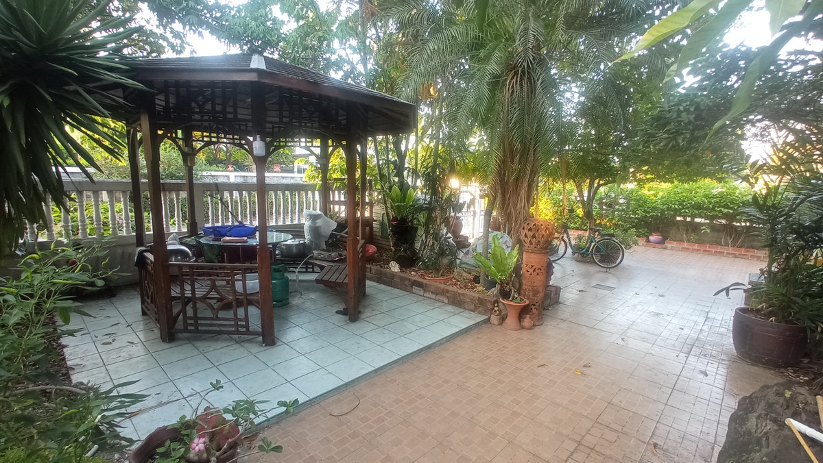 For SaleHouseSeri Thai, Ramkhamhaeng Nida : Single house, 95 square meters, owner selling it himself. Near 3 electric train lines, orange, yellow, pink.