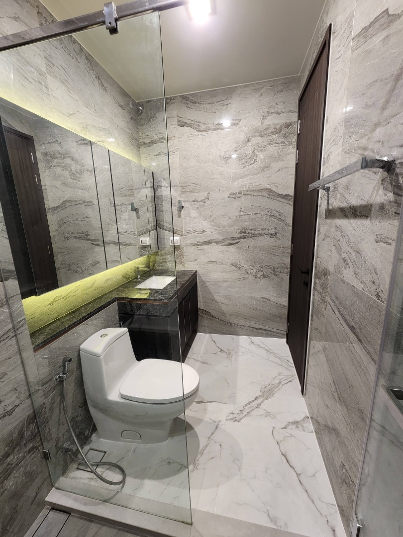 For RentCondoSukhumvit, Asoke, Thonglor : 🔥For Rent Now🔥 Lavic Sukhumvit 57, luxury unit on the 14th floor with 3m high ceilings, just 200m from BTS Thonglor. Fully furnished and ready to move in.