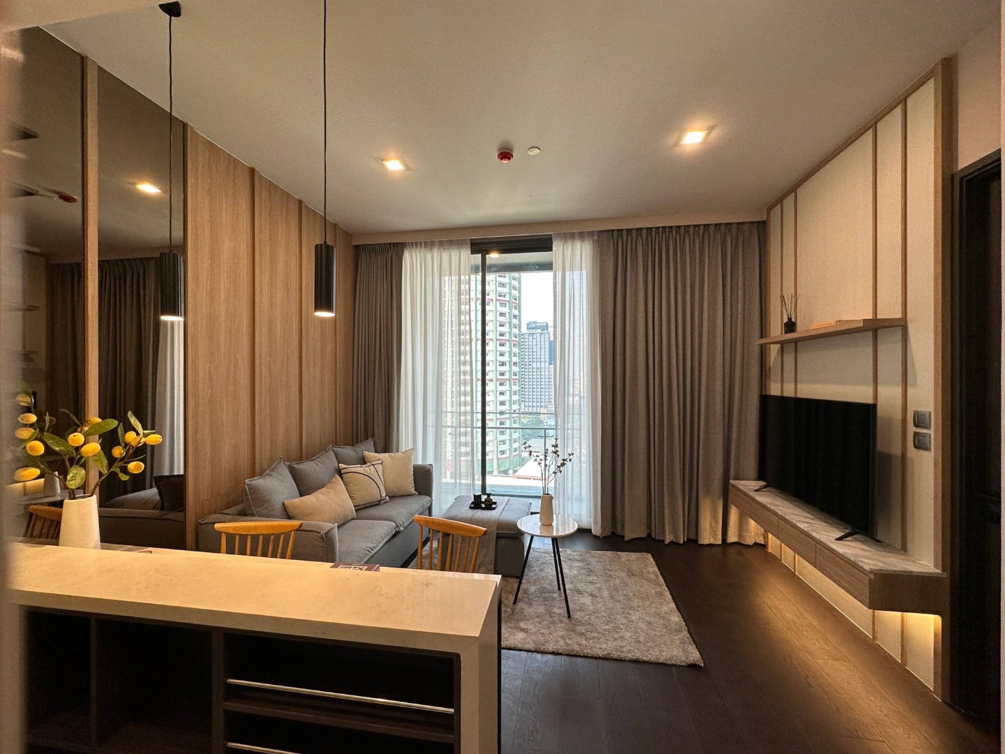 For RentCondoSukhumvit, Asoke, Thonglor : 🔥For Rent Now🔥 Lavic Sukhumvit 57, luxury unit on the 14th floor with 3m high ceilings, just 200m from BTS Thonglor. Fully furnished and ready to move in.
