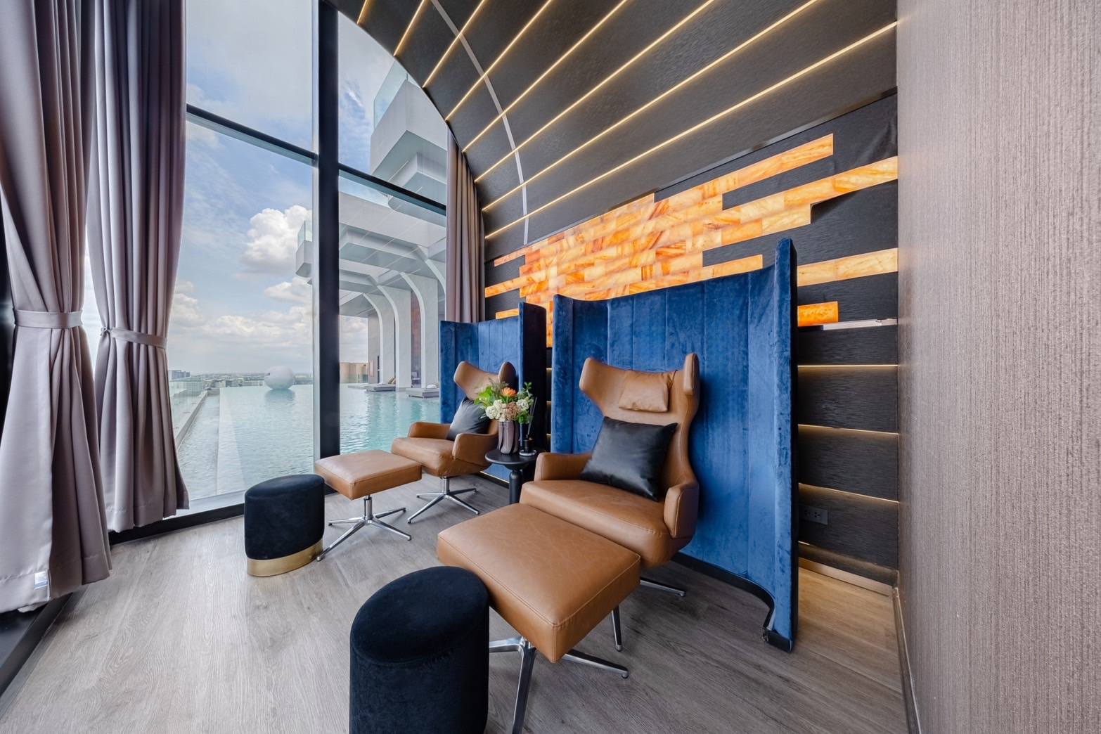 For RentCondoKasetsart, Ratchayothin : 🔥For Rent Now🔥 SO Origin Kaset Interchange, Duplex unit with high ceilings, beautiful pool view, next to BTS Kasetsart University.