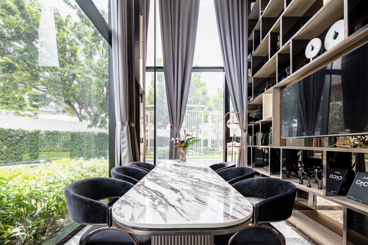 For RentCondoKasetsart, Ratchayothin : 🔥For Rent Now🔥 SO Origin Kaset Interchange, Duplex unit with high ceilings, beautiful pool view, next to BTS Kasetsart University.