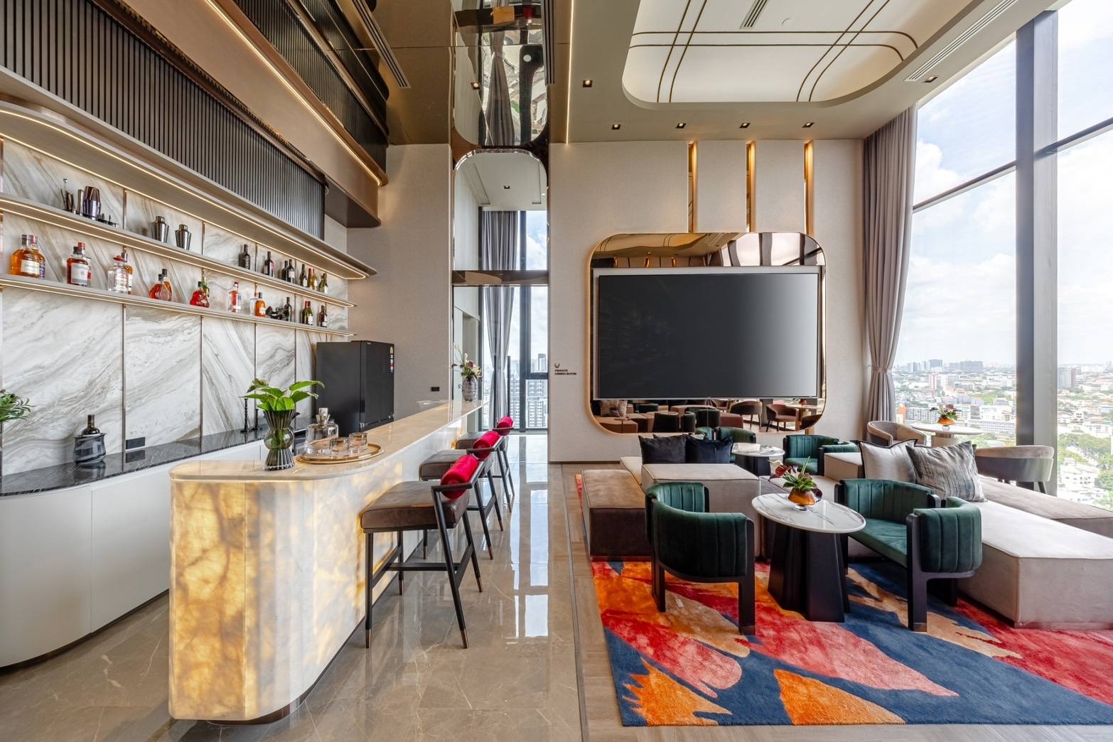 For RentCondoKasetsart, Ratchayothin : 🔥For Rent Now🔥 SO Origin Kaset Interchange, Duplex unit with high ceilings, beautiful pool view, next to BTS Kasetsart University.