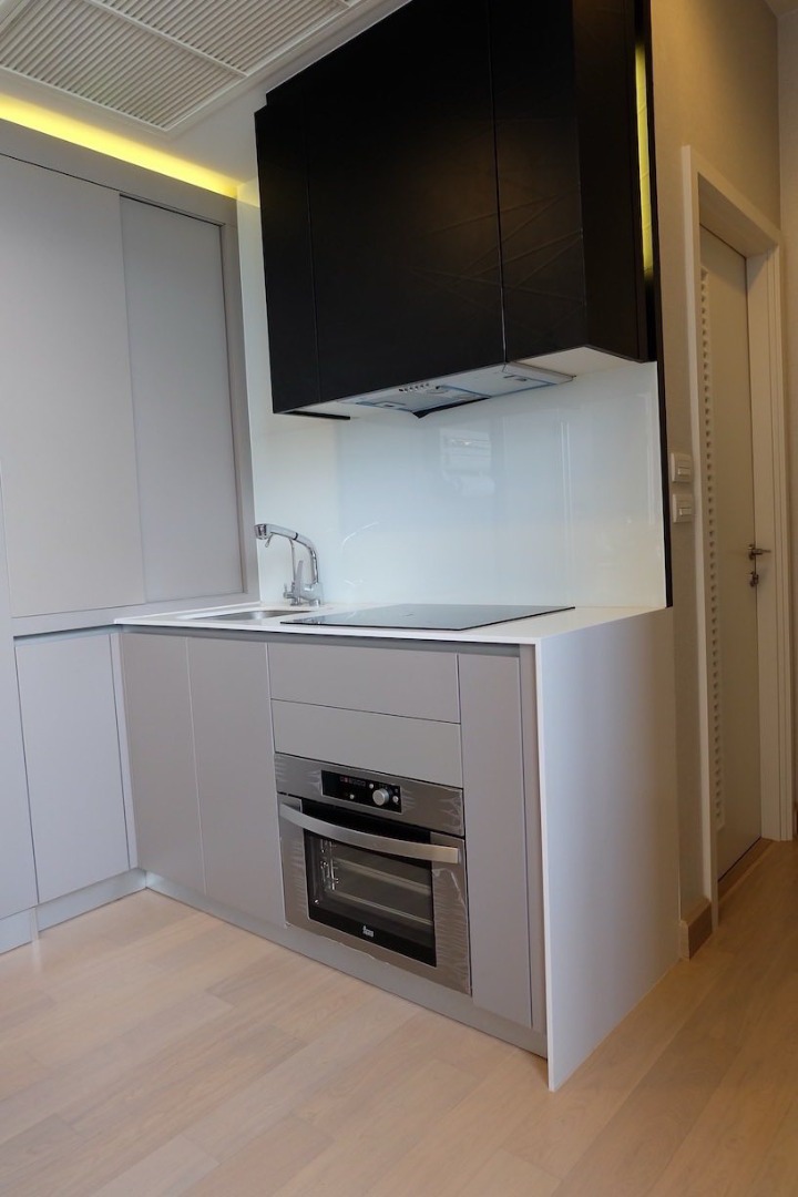 ให้เช่าคอนโดวงเวียนใหญ่ เจริญนคร : 🔥ให้เช่าด่วน🔥เออร์บาโน่ แอบโซลูท สาทร - ตากสิน Duplex Penthouse วิวแม่น้ำเจ้าพระยา ใกล้ BTS ✨