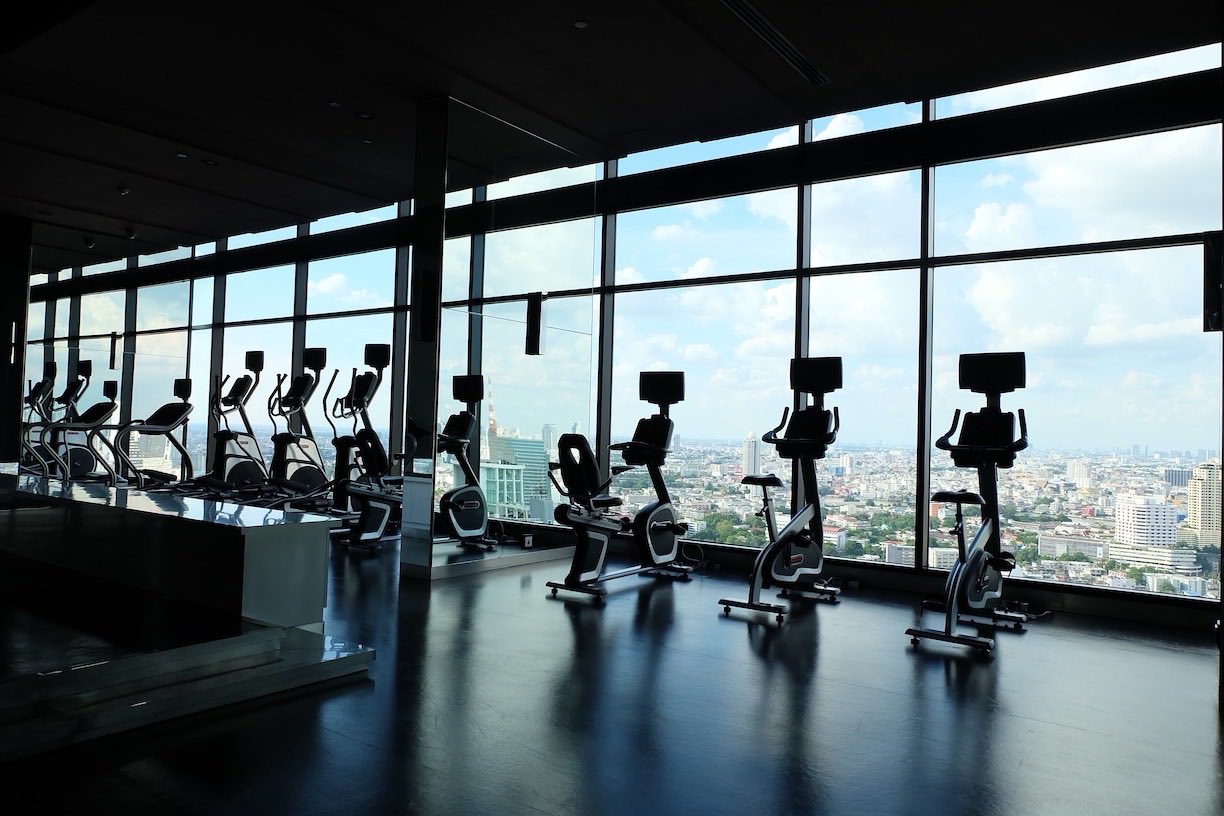 ให้เช่าคอนโดวงเวียนใหญ่ เจริญนคร : 🔥ให้เช่าด่วน🔥เออร์บาโน่ แอบโซลูท สาทร - ตากสิน Duplex Penthouse วิวแม่น้ำเจ้าพระยา ใกล้ BTS ✨