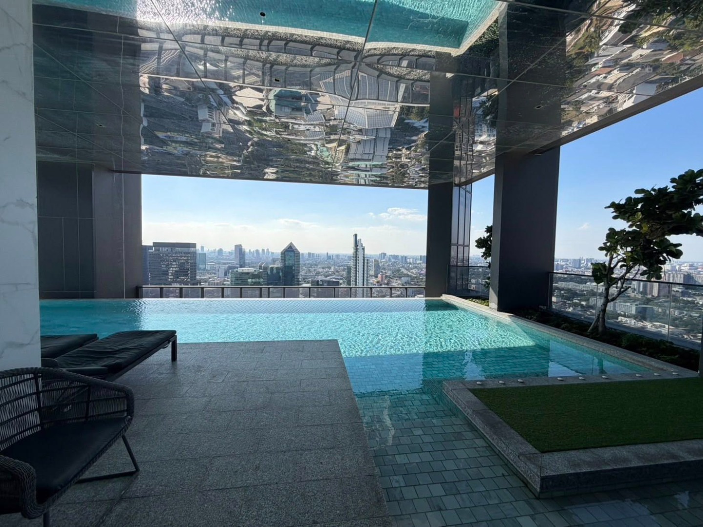 ให้เช่าคอนโดเกษตรศาสตร์ รัชโยธิน : 🔥ให้เช่าด่วน🔥Mazarine Ratchayothin | High Floor วิวสวย พร้อมอยู่ ติด BTS Ratchayothin (0 เมตร) เดินทางสะดวกสุด!