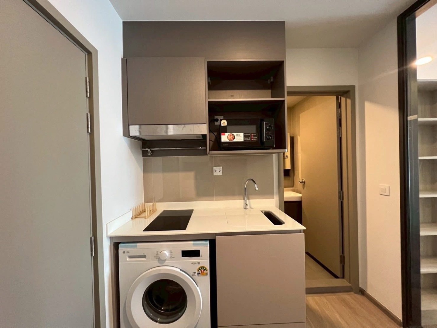 For RentCondoKhlongtoei, Kluaynamthai : 🔥For Rent Now🔥 Aspire Sukhumvit – Rama 4, High Floor, Open City & River View, Quiet and Peaceful