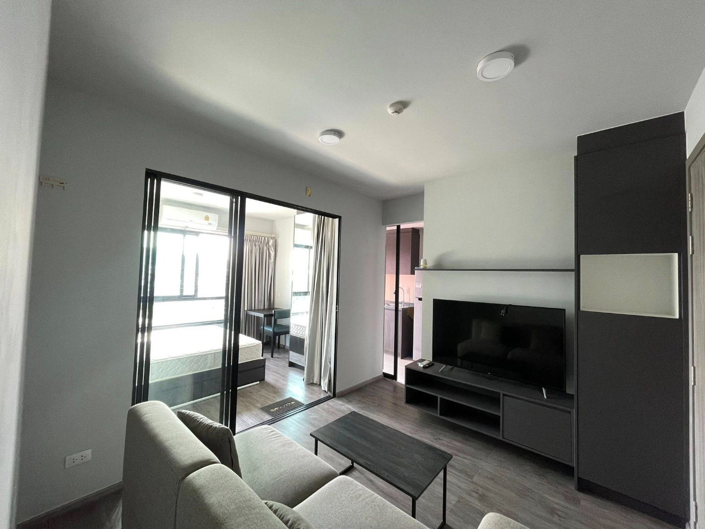 ให้เช่าคอนโดพระราม 9 เพชรบุรีตัดใหม่ RCA : 🔥ให้เช่าด่วน🔥Monte Rama 9  ห้องพร้อมอยู่ ฟีลดีทุกวัน ในราคาที่จับต้องได้ 