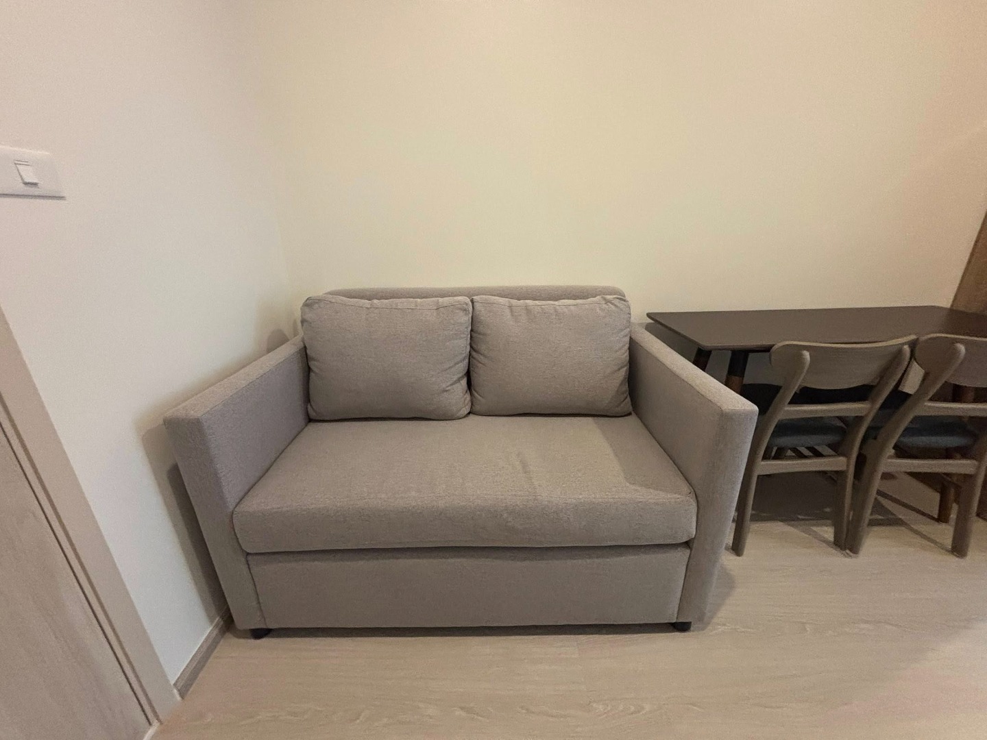 For RentCondoPinklao, Charansanitwong : 🔥For Rent Now🔥 New Noble Fai Chai - Wang Lang Condo, right next to MRT Fai Chai (80 m) + near Siriraj Hospital. More convenient than you think! 🚆 One room, all functions included. Ready to move in immediately.