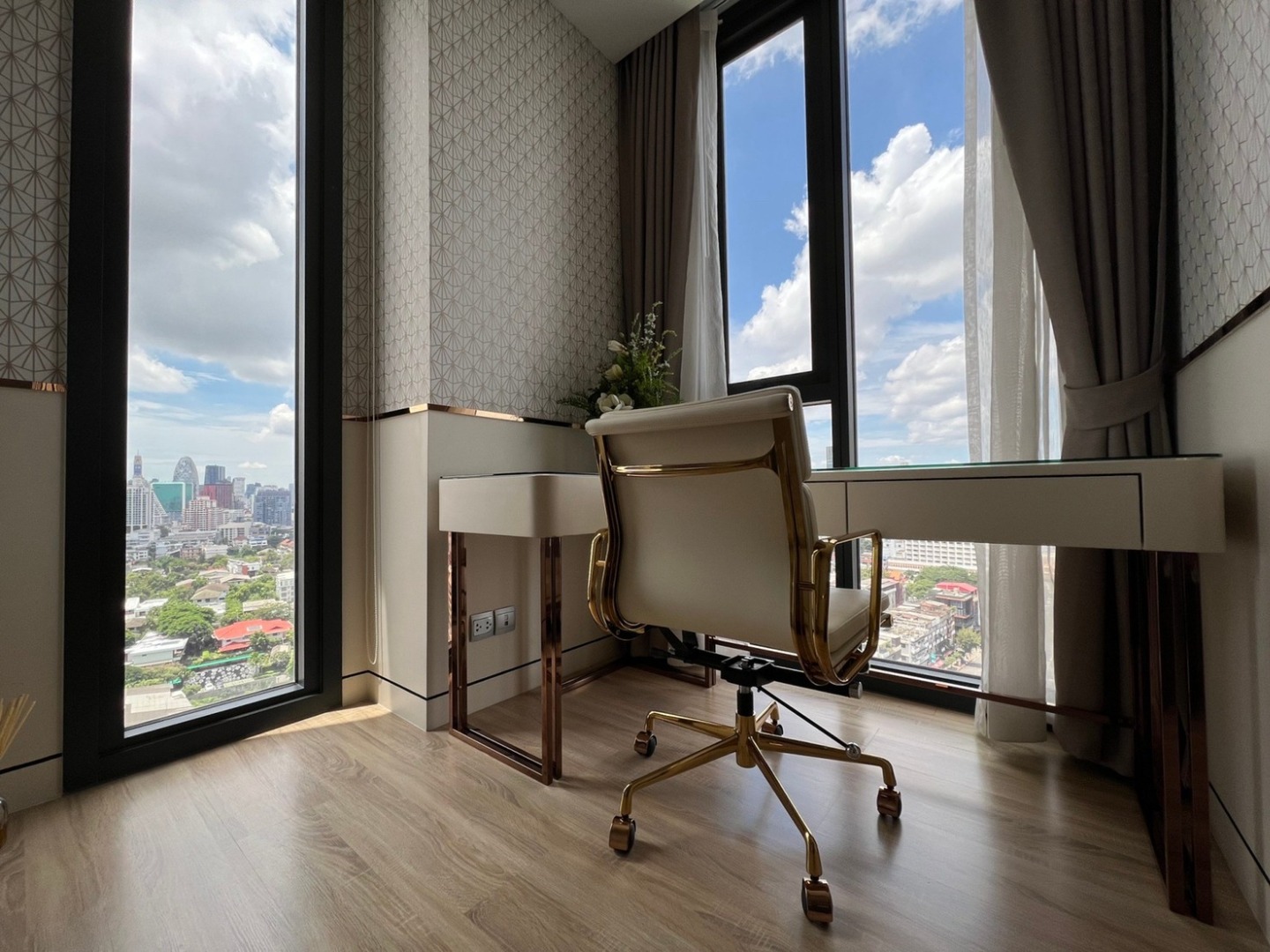 For SaleCondoSapankwai,Jatujak : 🔥Urgent Sale+🔥 The Line Phahon-Pradipat, near BTS Saphan Khwai station. Fully furnished and ready to move in.