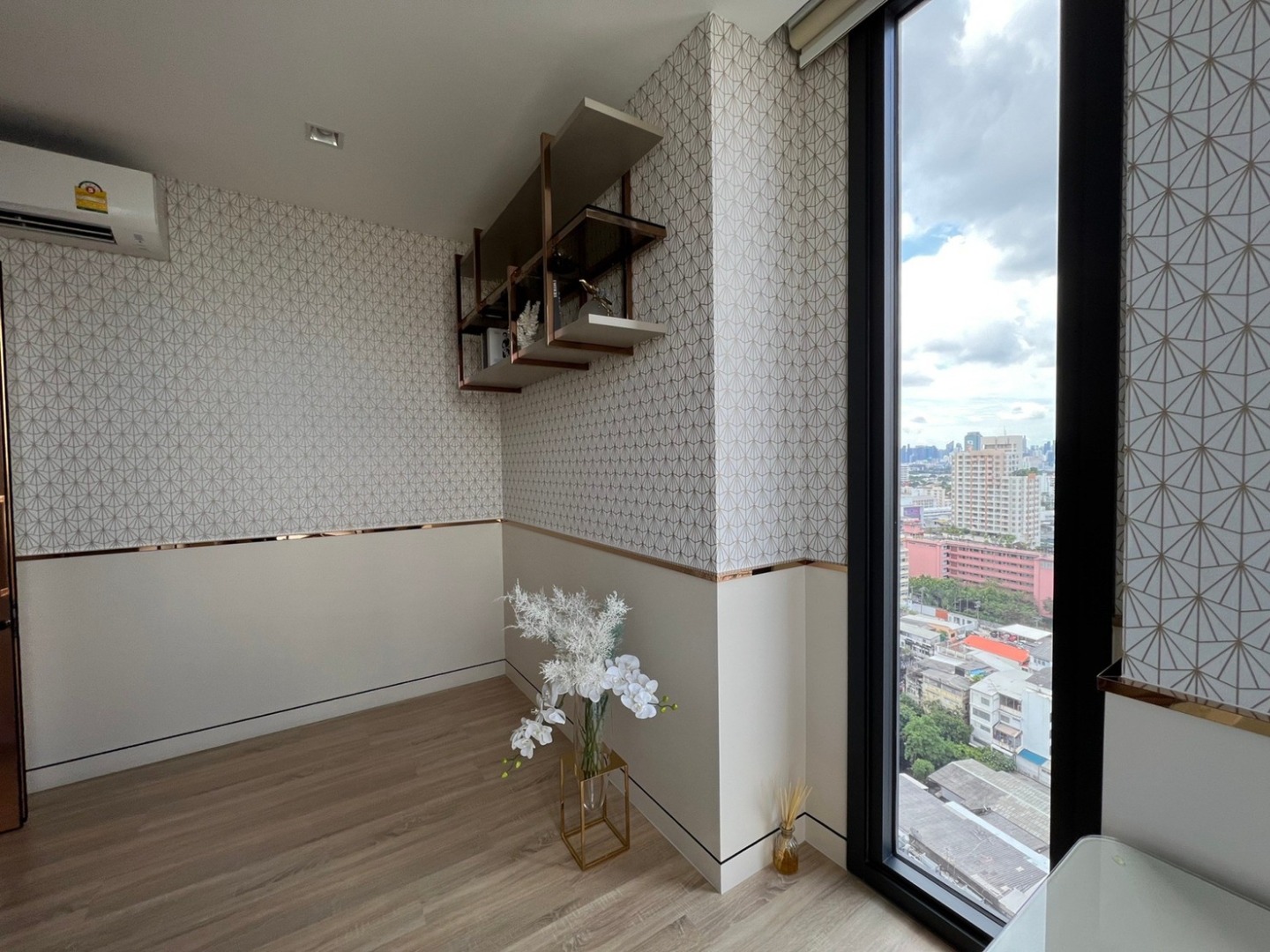 For SaleCondoSapankwai,Jatujak : 🔥Urgent Sale+🔥 The Line Phahon-Pradipat, near BTS Saphan Khwai station. Fully furnished and ready to move in.