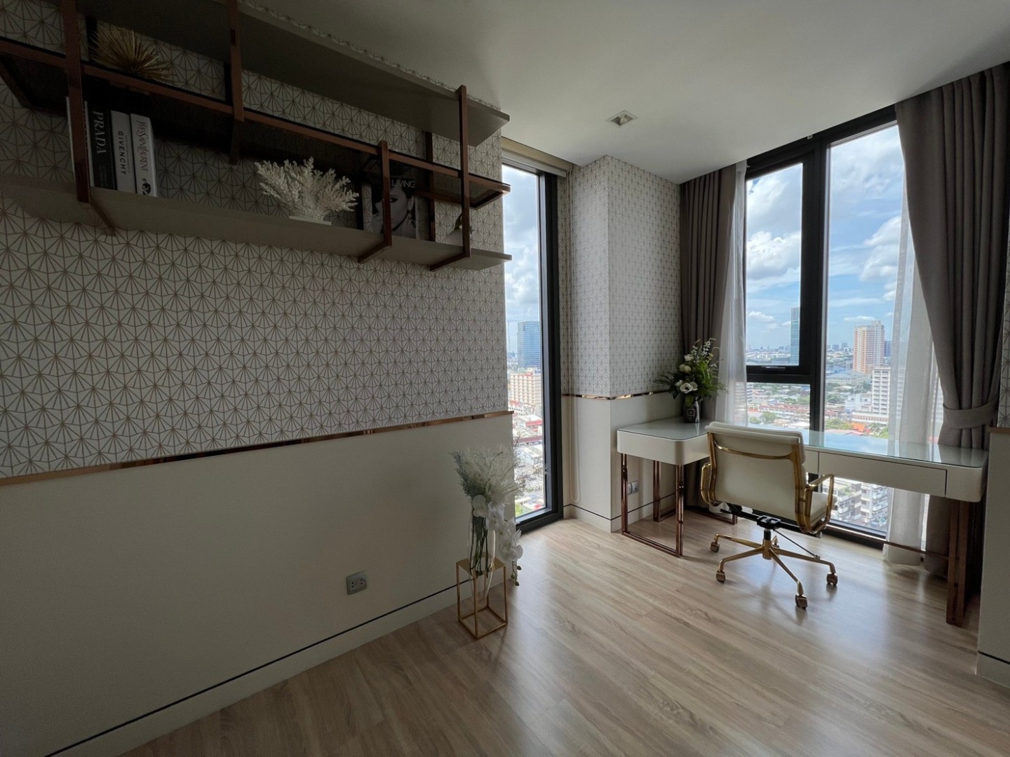 For SaleCondoSapankwai,Jatujak : 🔥Urgent Sale+🔥 The Line Phahon-Pradipat, near BTS Saphan Khwai station. Fully furnished and ready to move in.