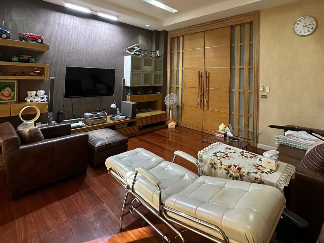 ขายบ้านเลียบทางด่วนรามอินทรา : 🔥ขายด่วน+🔥แกรนด์พาร์ค โยธินพัฒนา 3 ใกล้เซ็นทรัล อีสต์วิลล์ เฟอร์นิเจอร์ครบ พร้อมเข้าอยู่