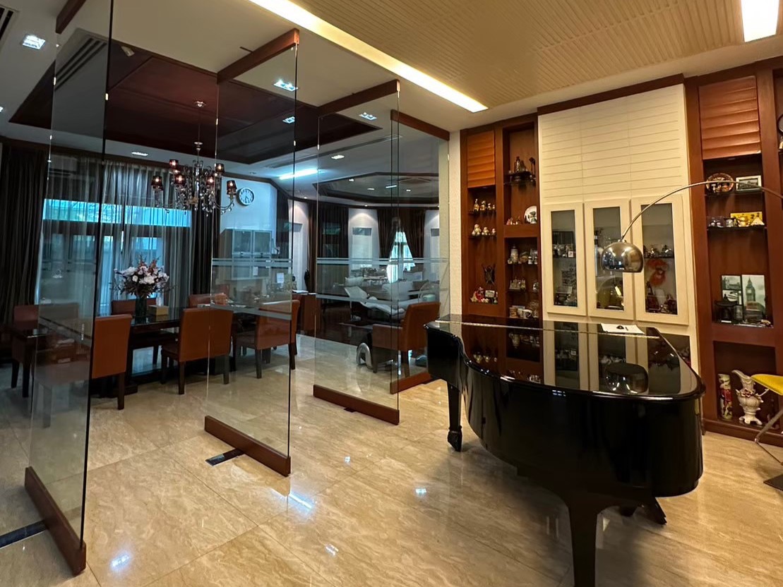 ขายบ้านเลียบทางด่วนรามอินทรา : 🔥ขายด่วน+🔥แกรนด์พาร์ค โยธินพัฒนา 3 ใกล้เซ็นทรัล อีสต์วิลล์ เฟอร์นิเจอร์ครบ พร้อมเข้าอยู่